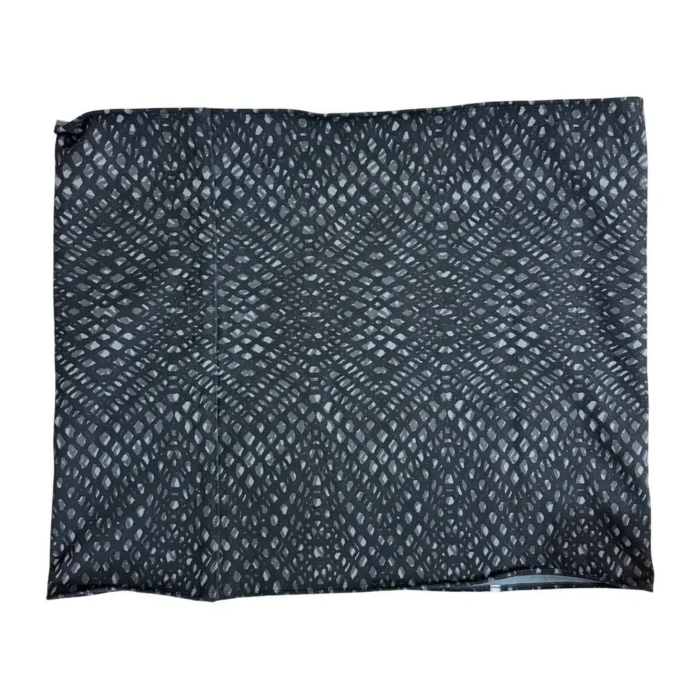 Lululemon Black/Gray Print Vinyasa Scarf EUC Snap Closure Fleece Lined